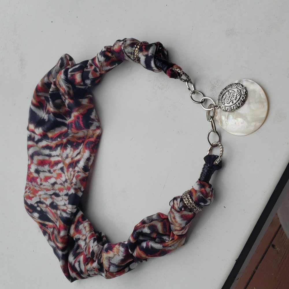 Womens cloth necklace